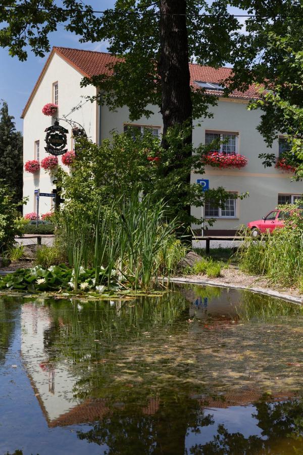 Hotel & Gasthaus Zum Eichenkranz Лукенвальде Екстер'єр фото