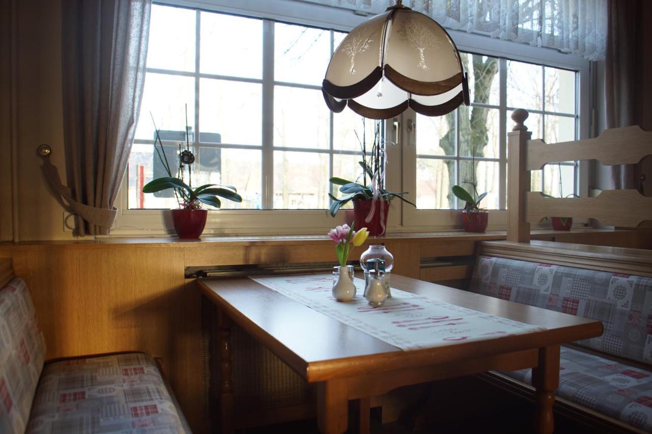 Hotel & Gasthaus Zum Eichenkranz Лукенвальде Екстер'єр фото
